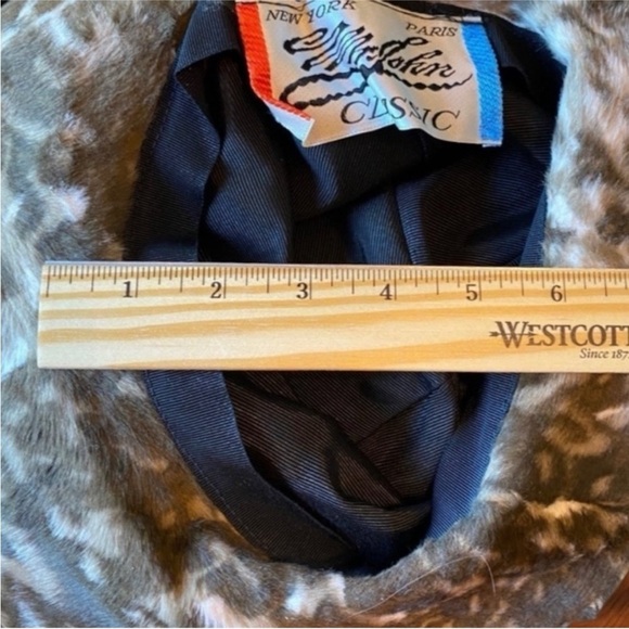 VINTAGE Mr. John Faux Fur Hat & Purse Set – Audrey Hepburn Vibes! - Picture 12 of 15